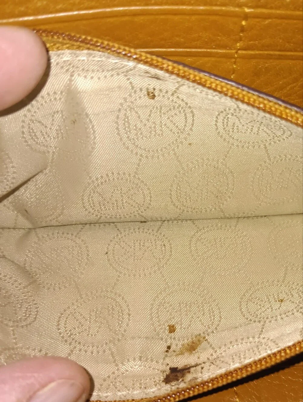Michael Kors Leather Zippy Wallet